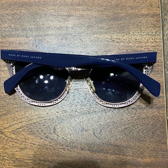 Marc Jacobs MMJ 435/S Sunglasses - Picture 8 of 13
